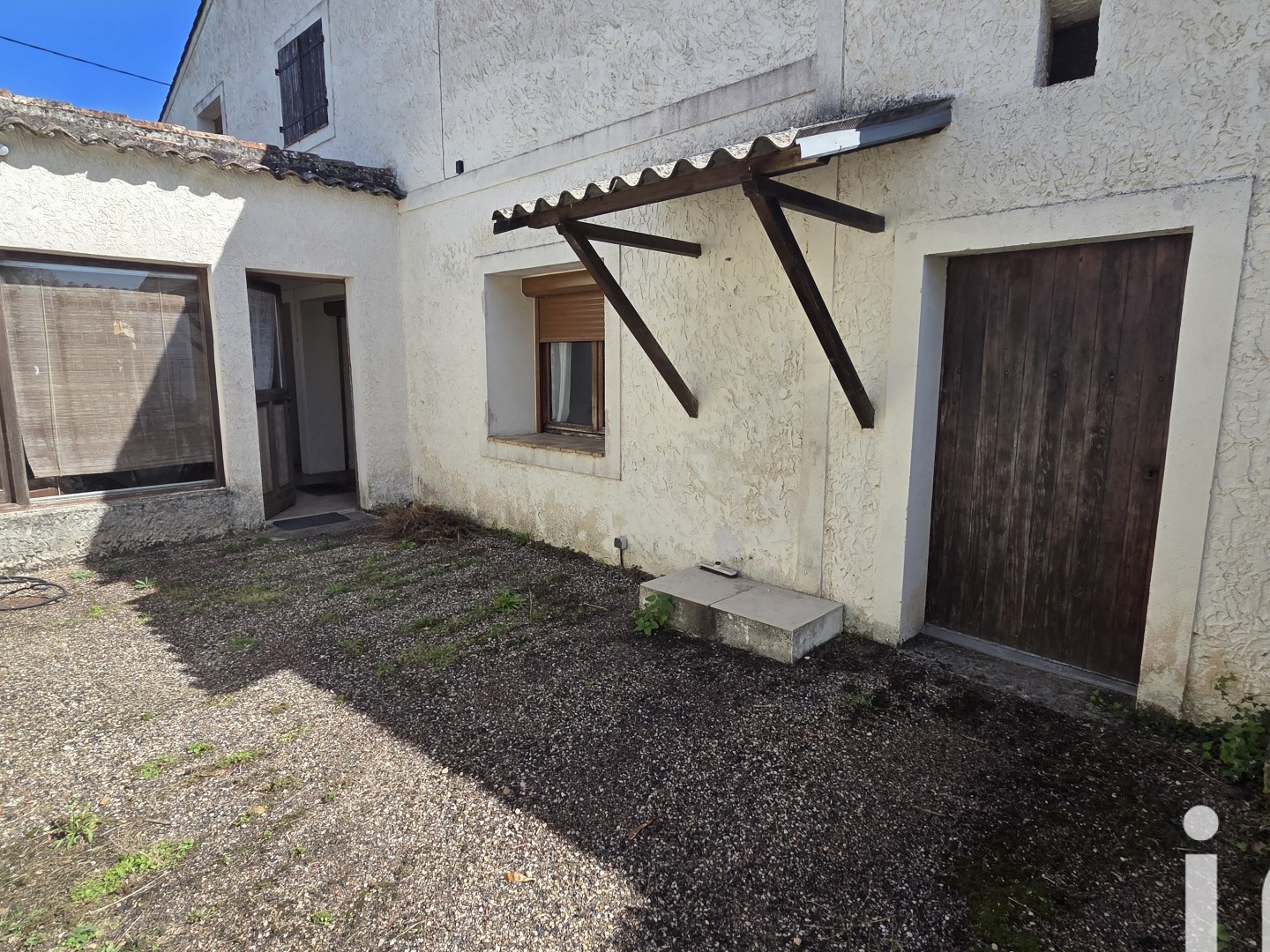 Maison à vendre - 7 pièces - 204m2 - Saint-Magne-De-Ca... (33350)