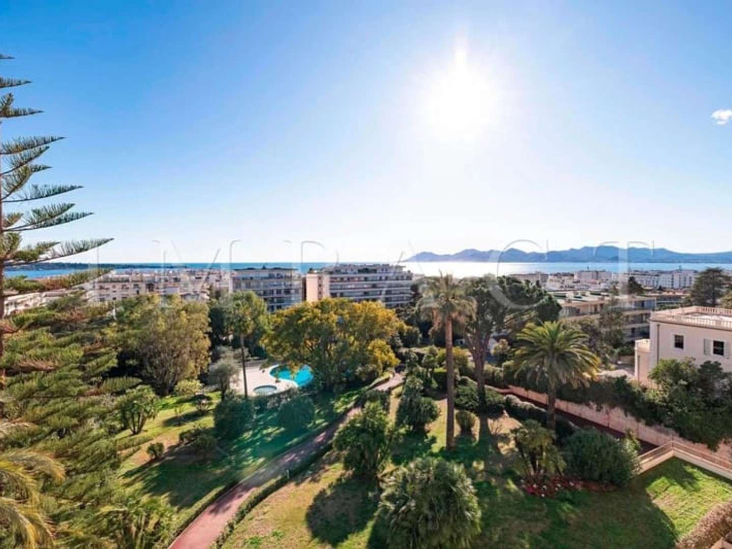 Appartement à vendre - 4 pièces - 103m2 - Cannes (06400)