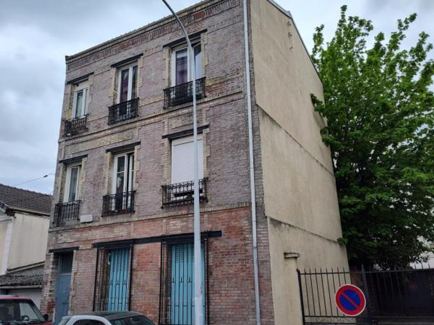 IDEAL POUR INVESTISSEUR A SAINT DENIS - A 800.000 EUROS - 9 lots de copropriété - Situé à 900m du métro Carrefour Pleyel