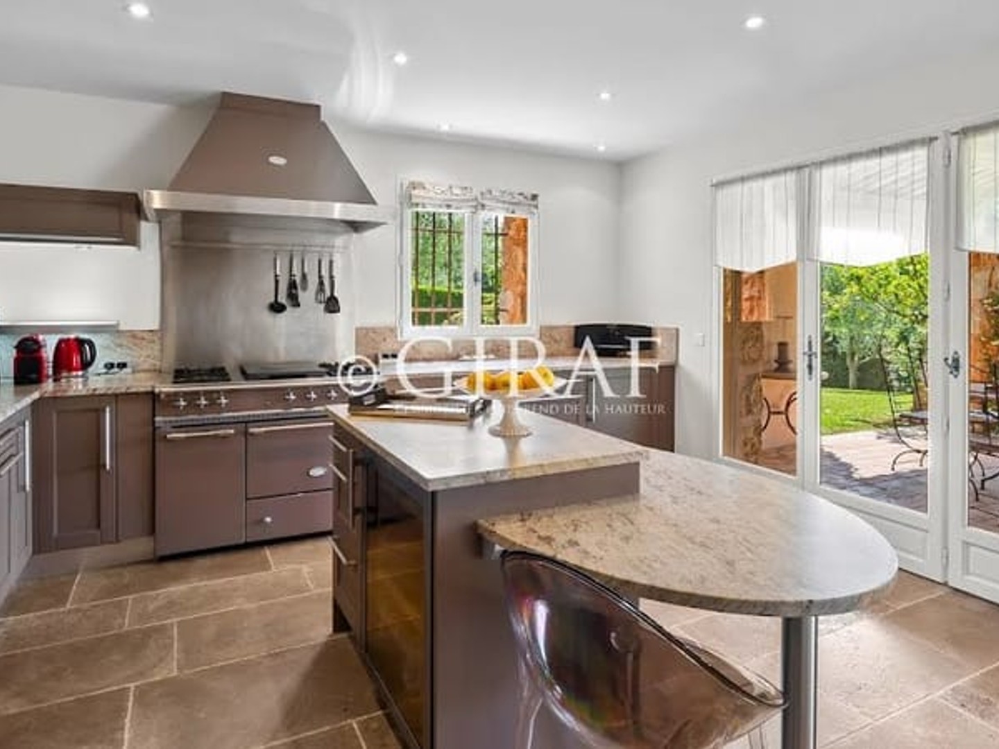Maison à vendre - 7 pièces - 230m2 - La Colle-Sur-Loup (06480)