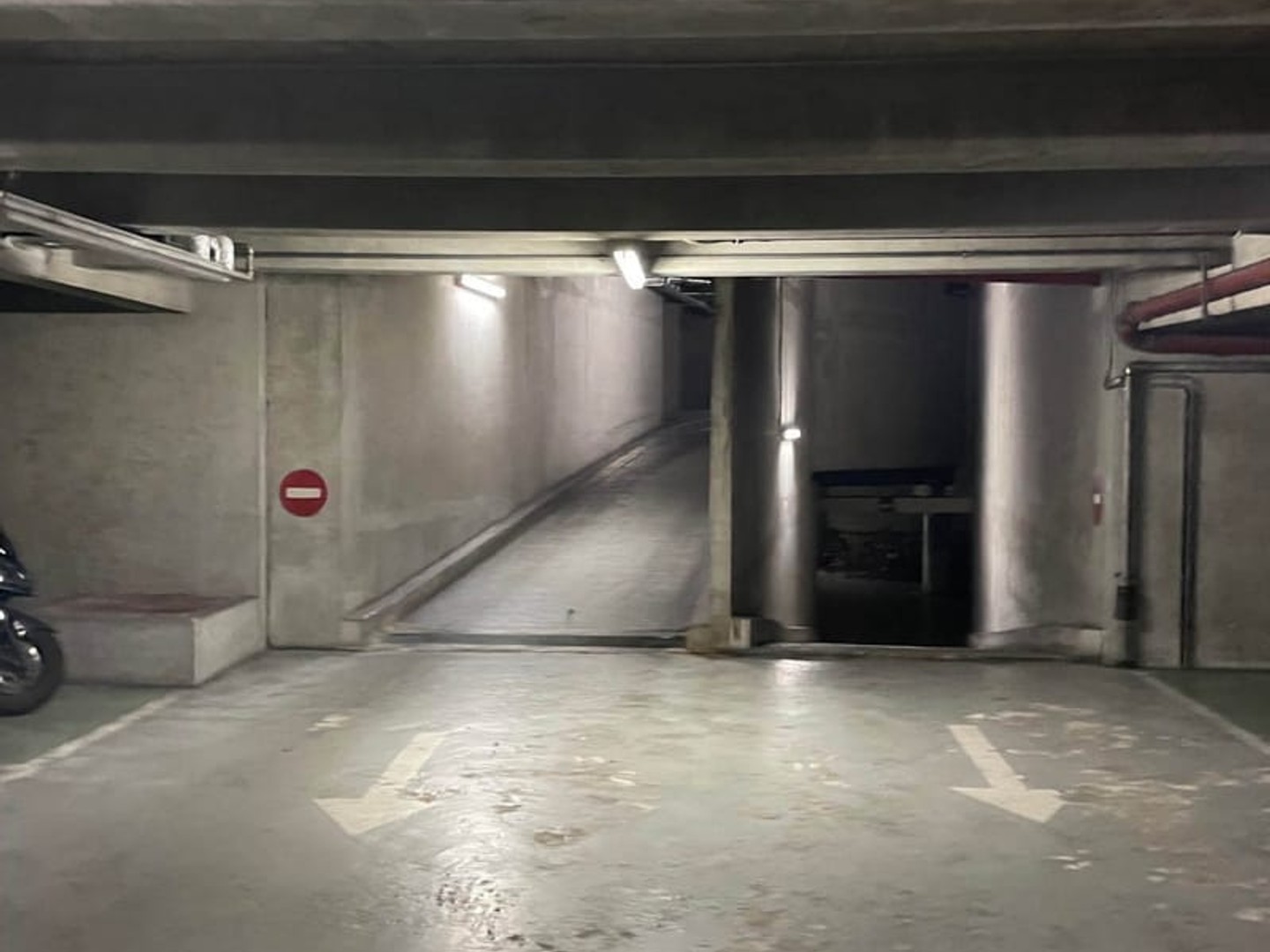 Parking / garage / box à vendre - 11m2 - Paris 11e (75011)