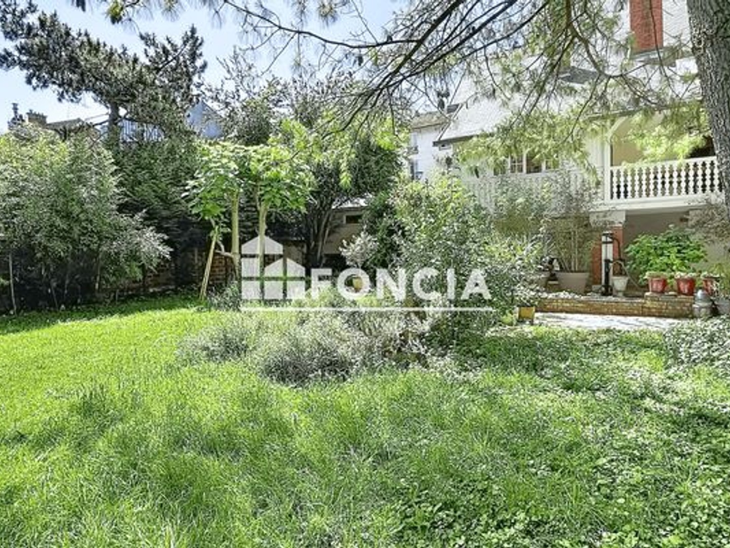 Maison 10 pièces 241 m²