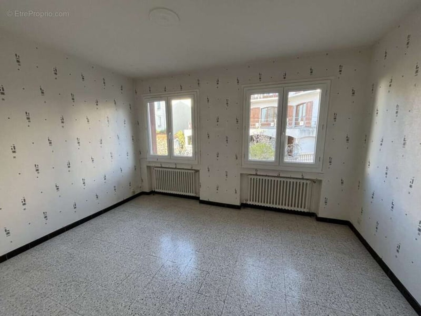 Appartement à vendre - 3 pièces - 200m2 - Saint-Étienne (42000)