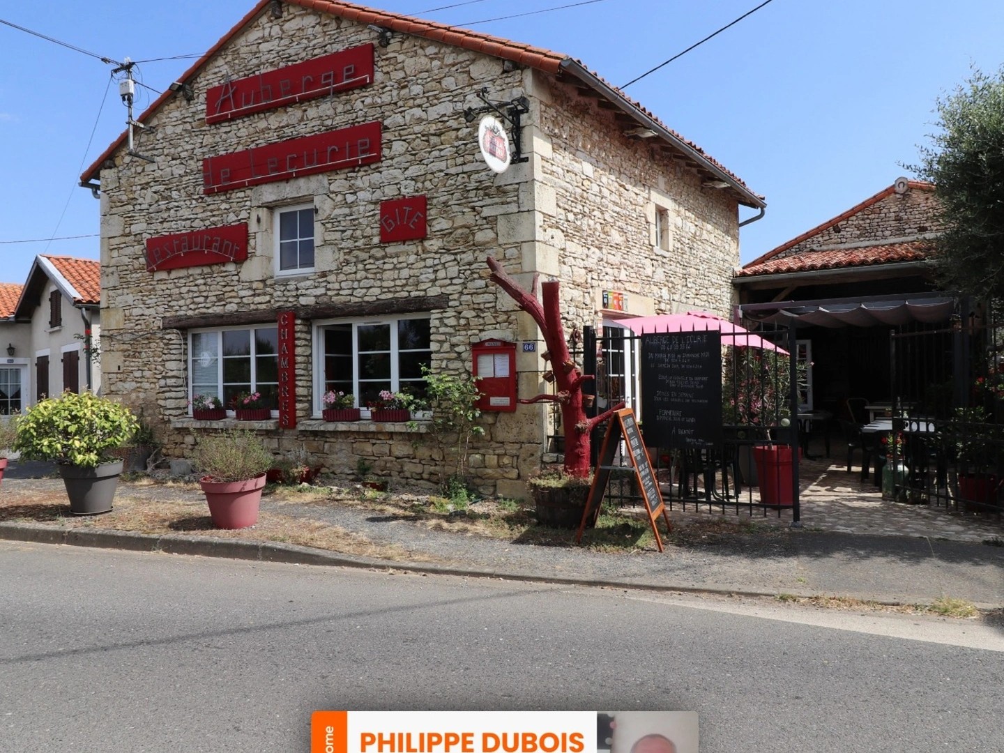 Magasin à vendre - 10 pièces - 460m2 - Usson-Du-Poitou (86350)
