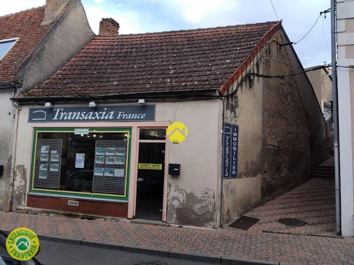 Magasin à vendre - 2 pièces - 46m2 - Lurcy-Lévis (03320)