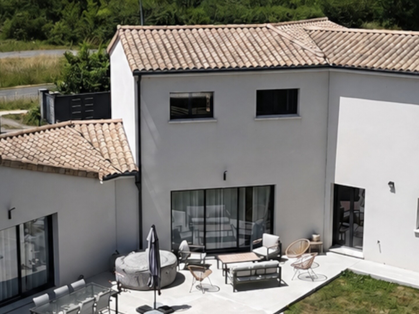 Maison à vendre - 7 pièces - 178m2 - Fontaine-Le-Comte (86240)