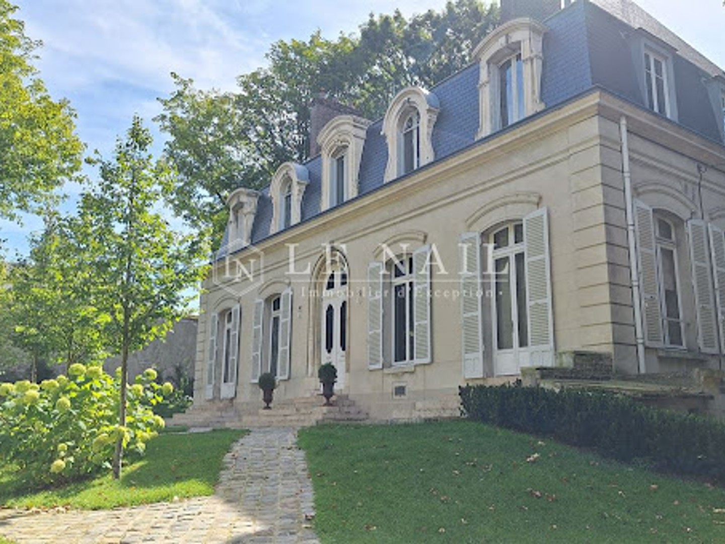 Maison à vendre - 10 pièces - 320m2 - Sens (89100)