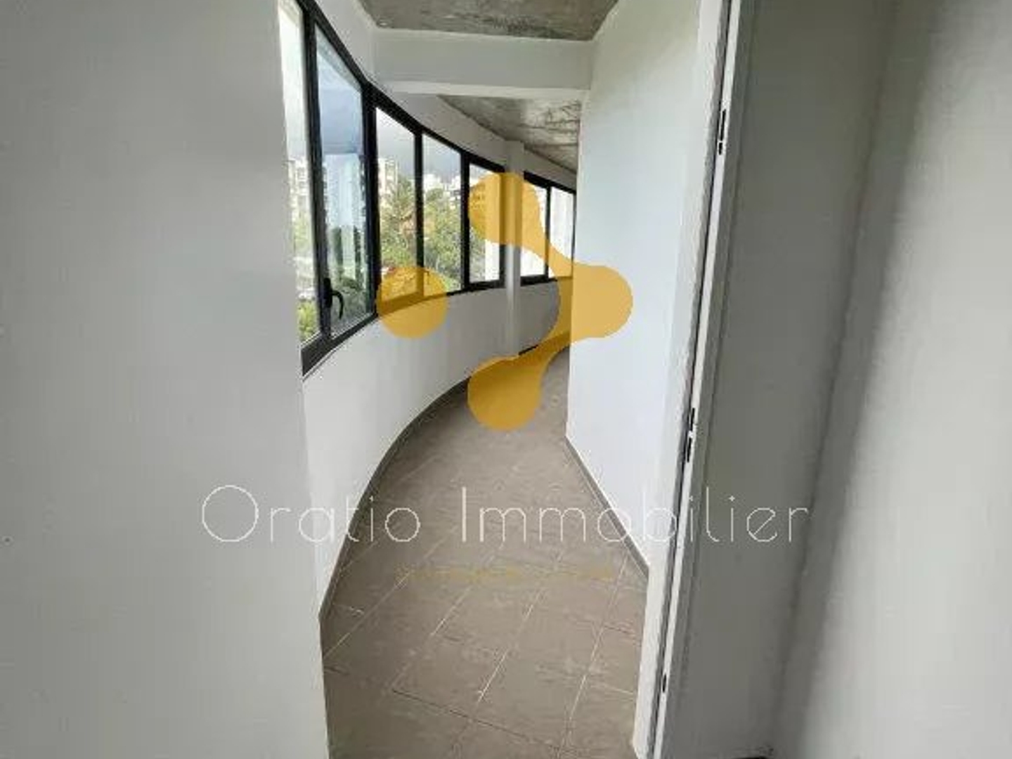 Locaux à vendre - 227m2 - Saint-Denis (97490)