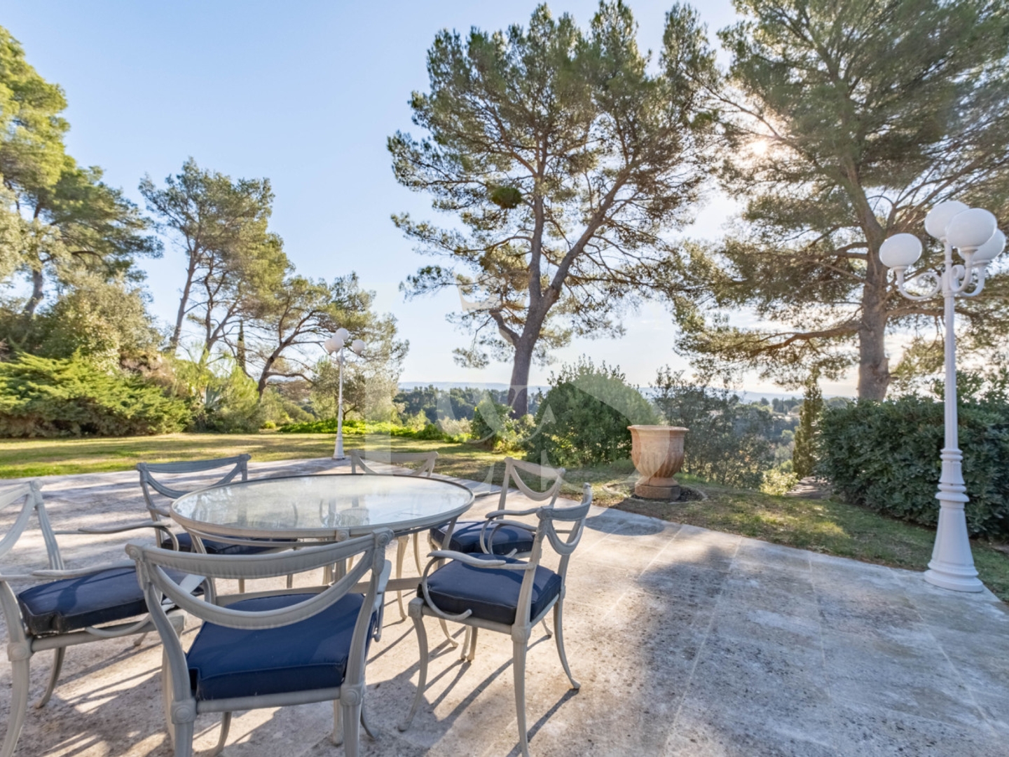 Maison à vendre - 7 pièces - 250m2 - Beaumes-De-Venise (84190)