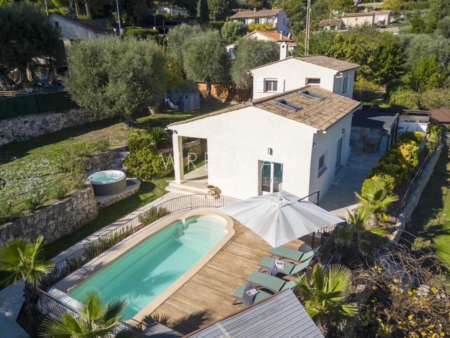 Maison individuelle avec piscine, jacuzzi et à coté village - Le Rouret