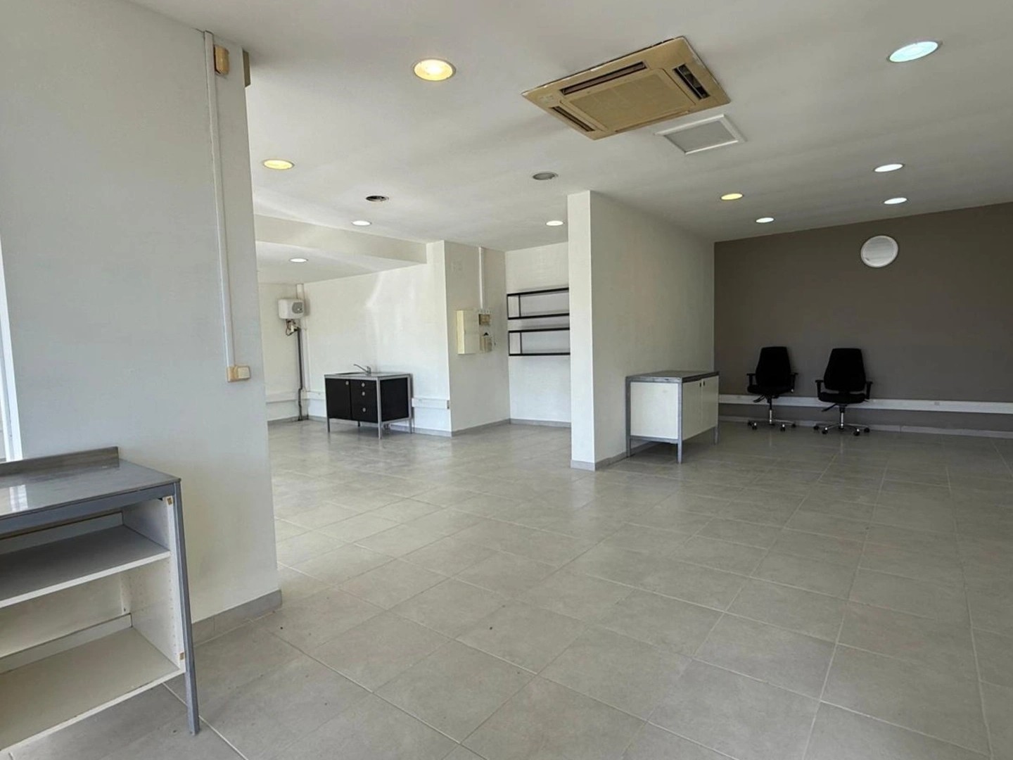 Magasin à vendre - 2 pièces - 153m2 - Saint-Jean (31240)