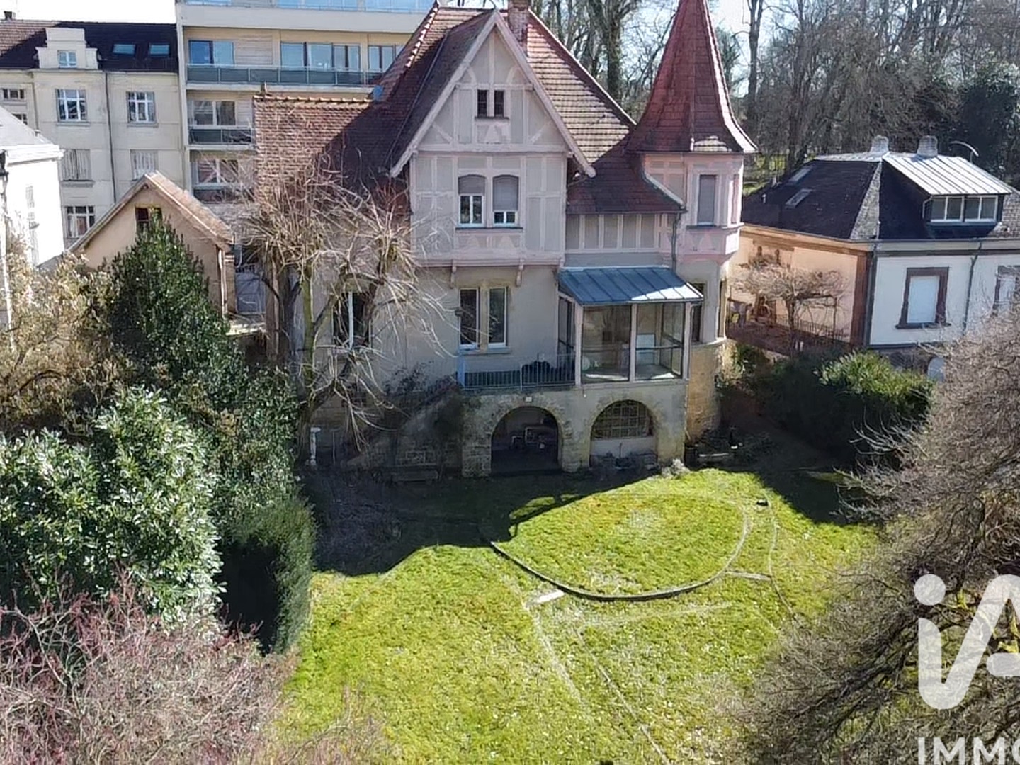 Maison 8 pièces 288 m²