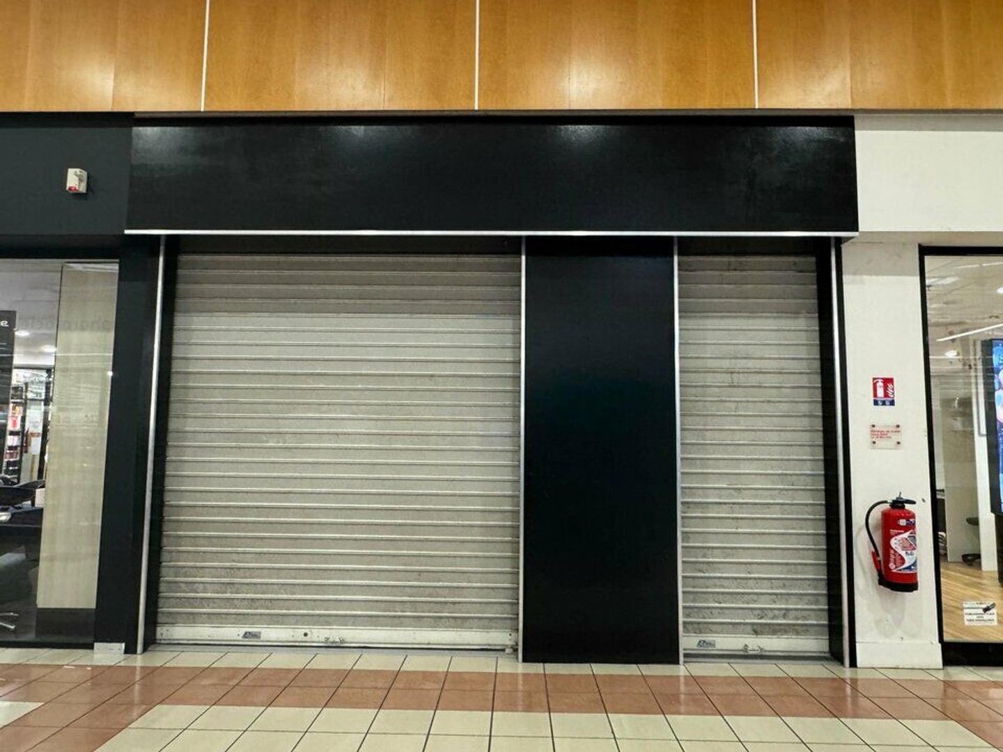 Magasin à vendre - 32m2 - Saint-Cyr-Sur-Loire (37540)