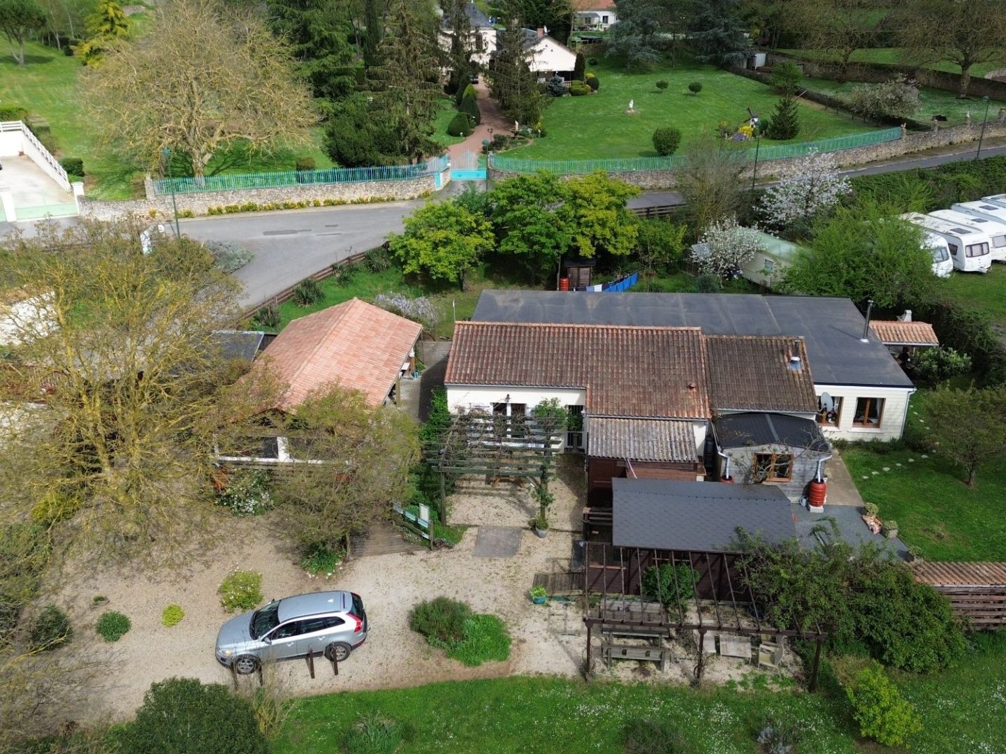 Locaux à vendre - 8 pièces - 125m2 - Airvault (79600)