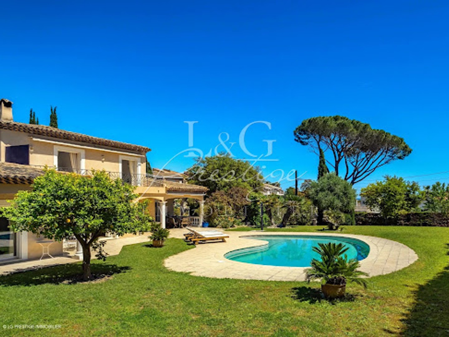 Villa 6 pièces 304 m²