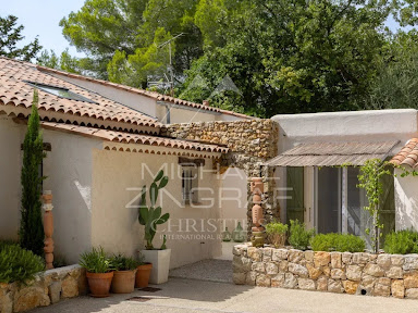 Maison à vendre - 219m2 - Le Rouret (06650)
