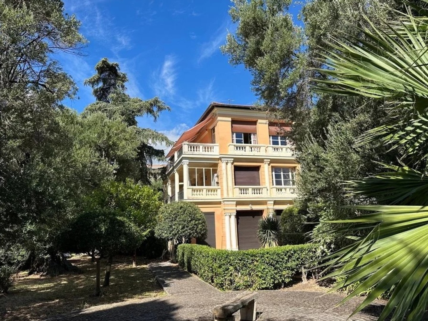 Appartement à vendre - 3 pièces - 156m2 - Roquebrune-Cap-Ma... (06190)