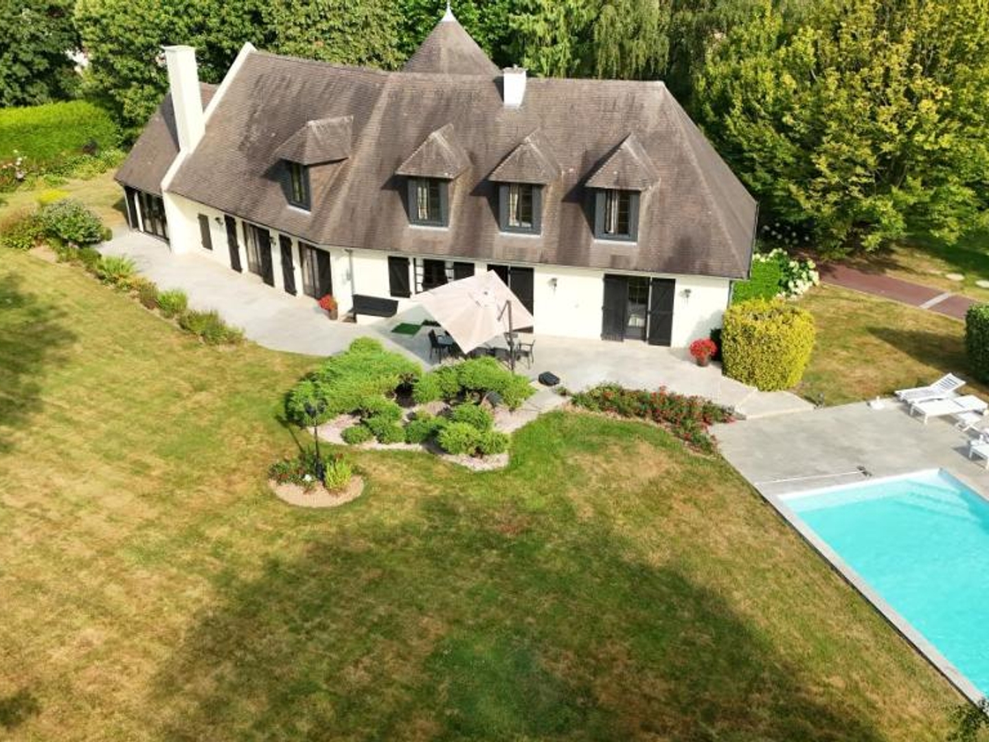 Maison 9 pièces 275 m²
