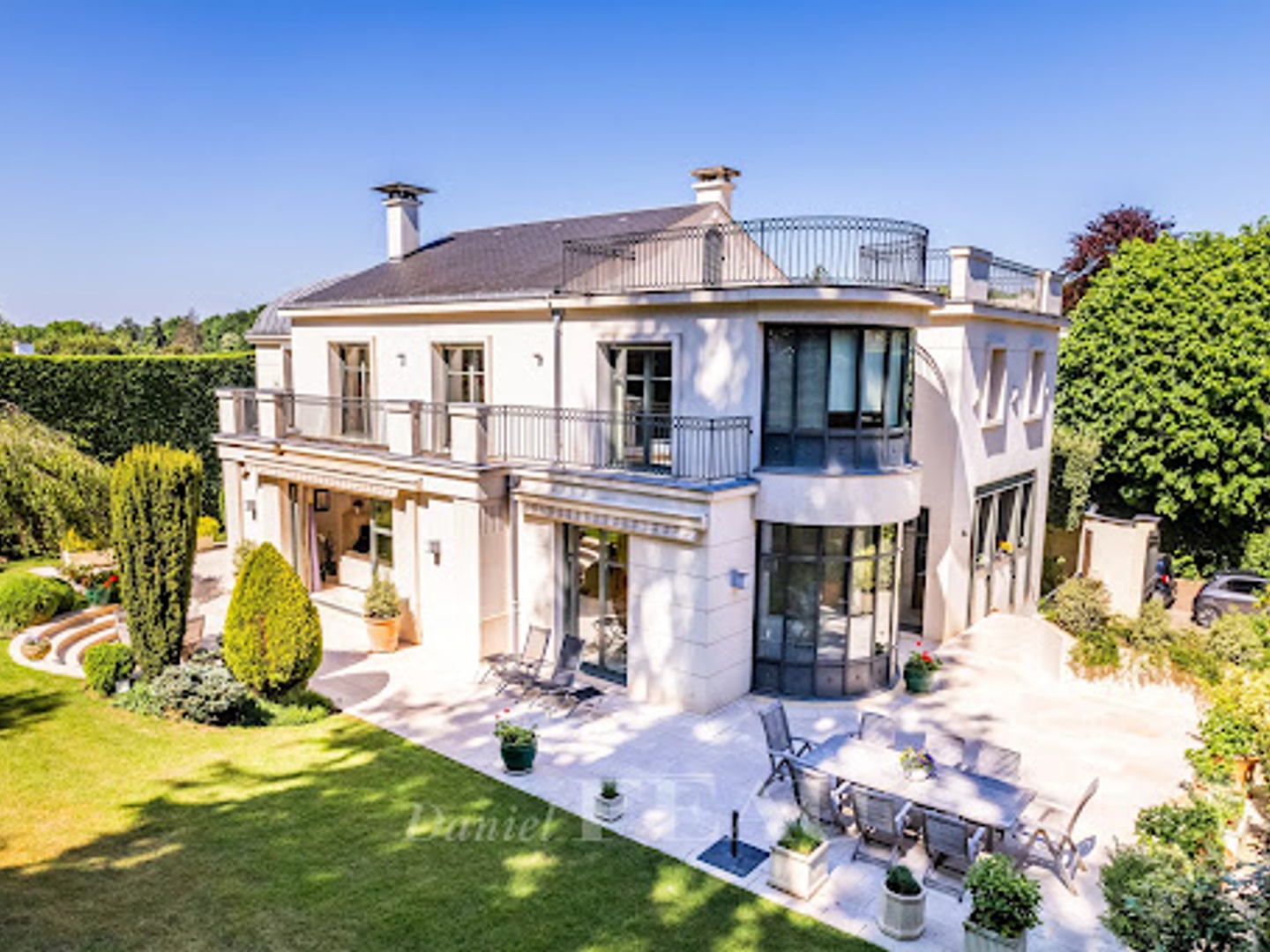Maison à vendre - 10 pièces - 380m2 - Ville-D'avray (92410)