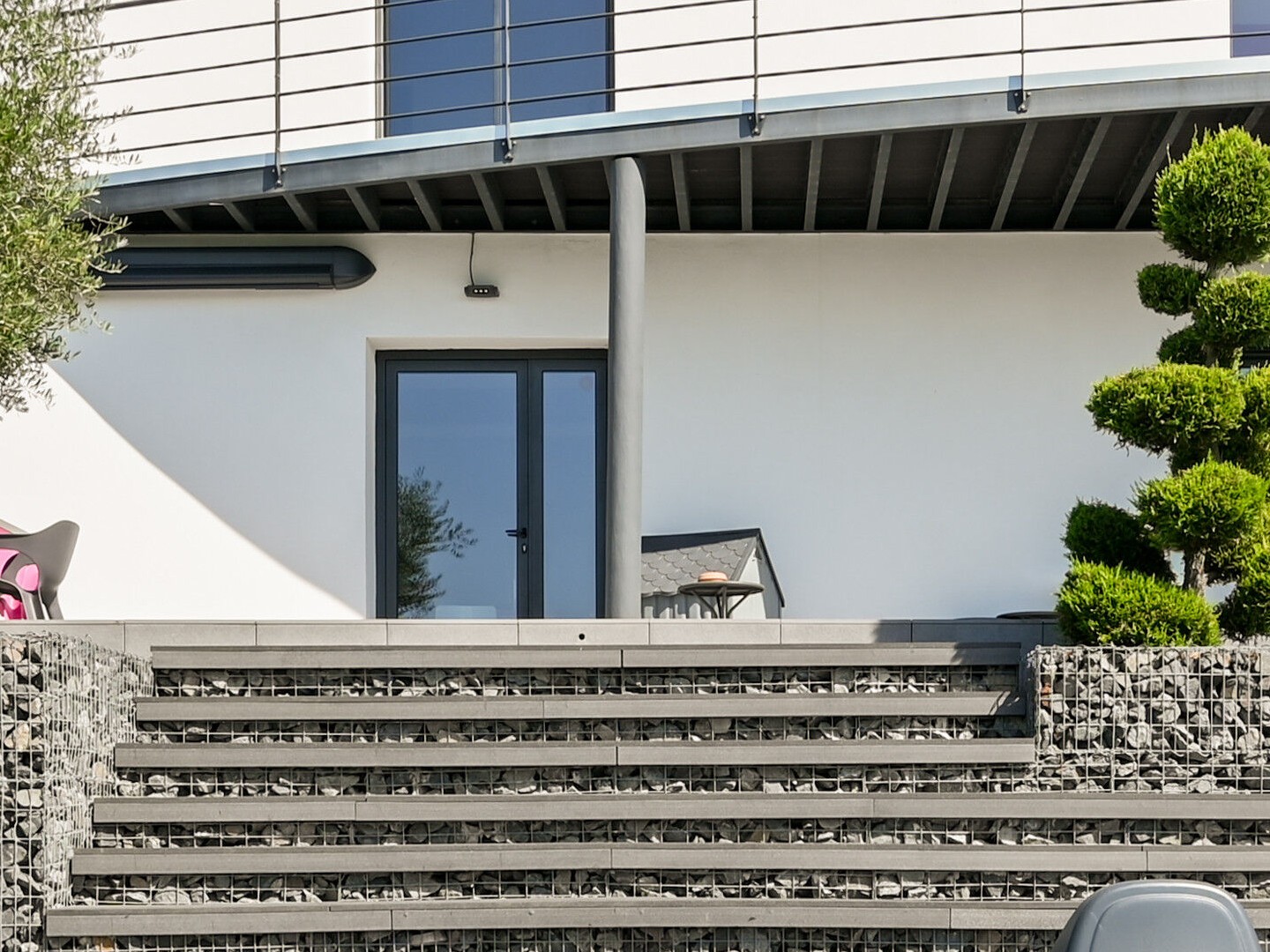 Magnifique Villa moderne de 280m², Grand garage, Vue, Piscine, Jacuzzi, 1300m² terrain! RARE!