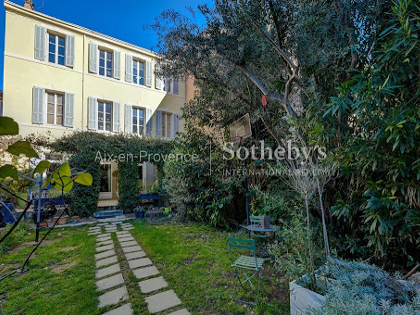Maison à vendre - 10 pièces - 227m2 - Aix-En-Provence (13100)