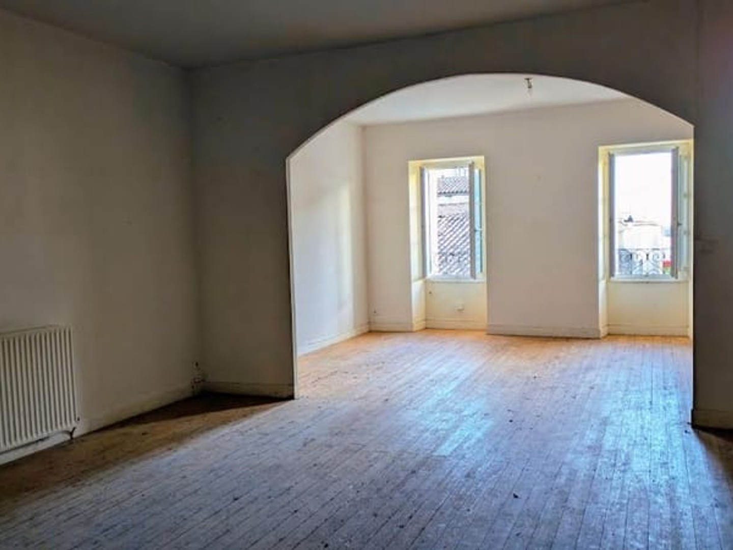 Maison à vendre - 4 pièces - 144m2 - Bayon-Sur-Gironde (33710)