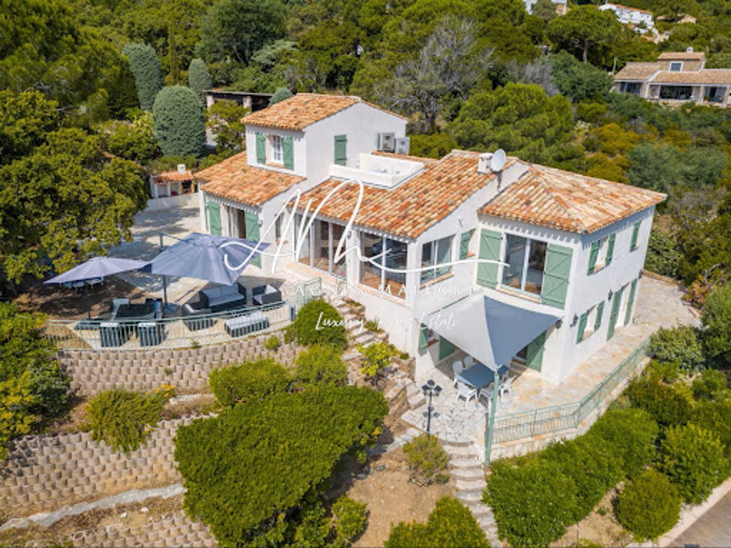 Maison à vendre - 8 pièces - 232m2 - Cavalaire-Sur-Mer (83240)