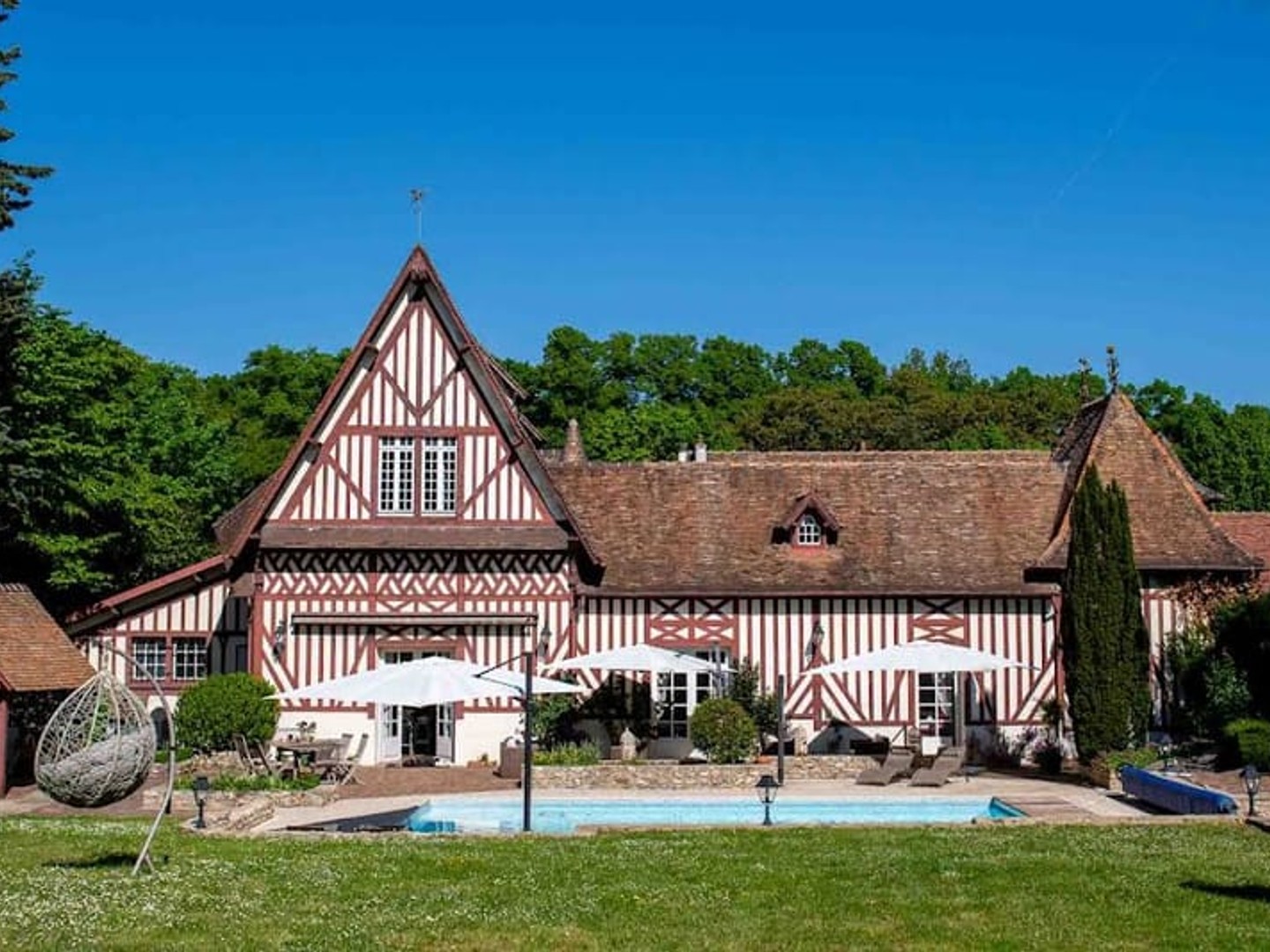 Maison 15 pièces 683 m²