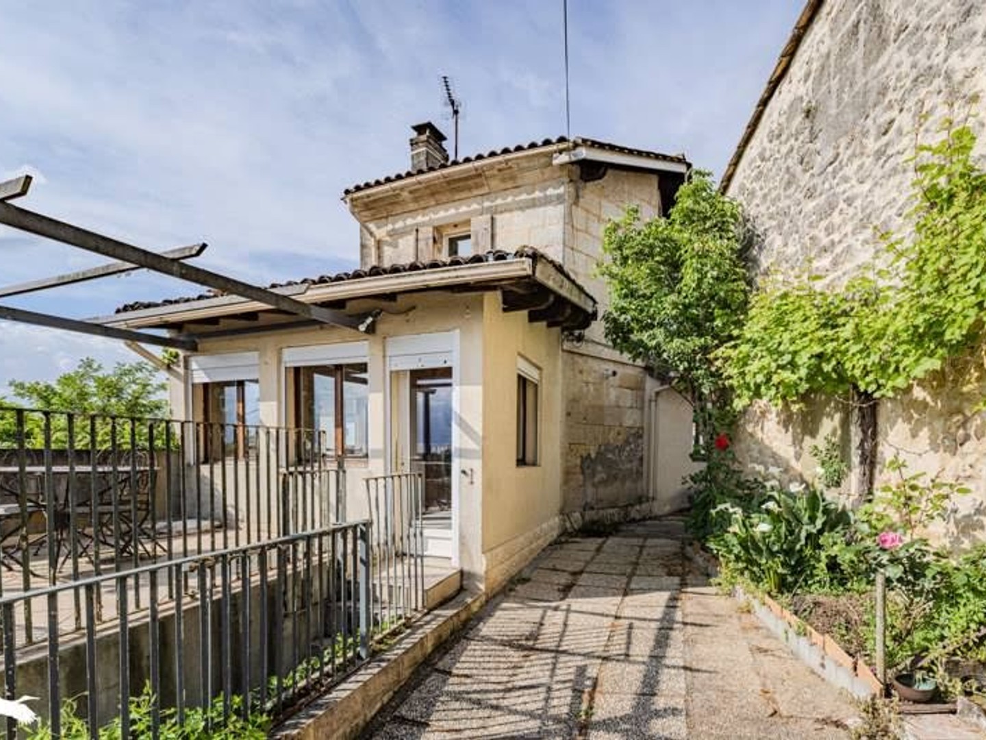 Autre à vendre - 5 pièces - 171m2 - Tauriac (33710)