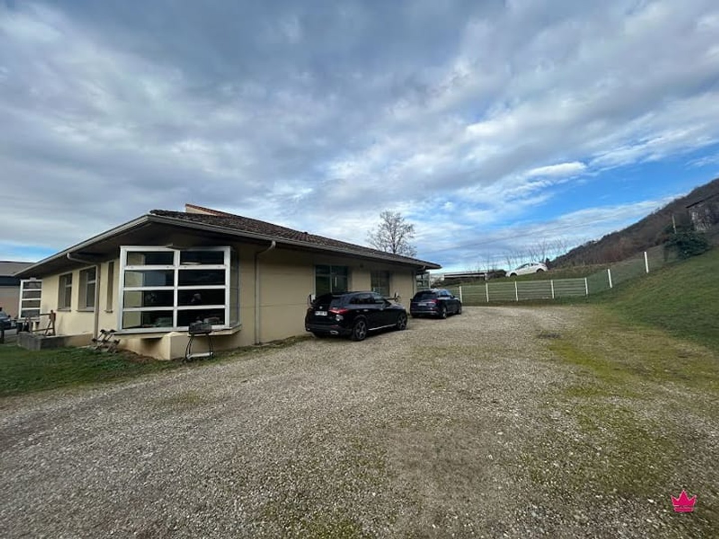 Bureaux à vendre - 10 pièces - 323m2 - Vienne (38200)