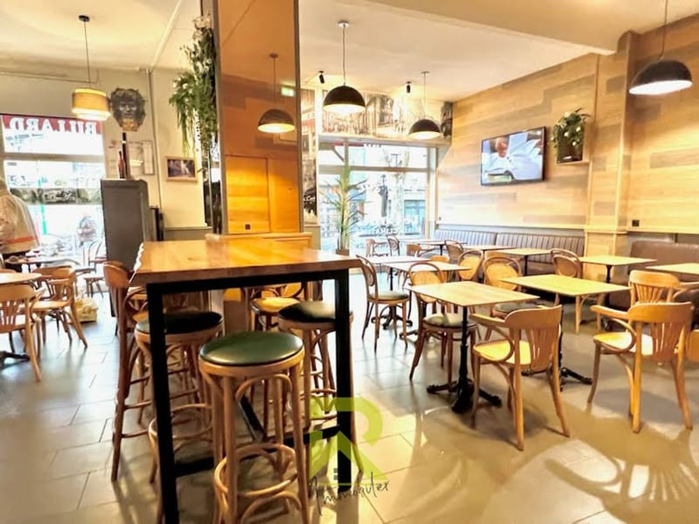 Magasin à vendre - 140m2 - Lézignan-Corbières (11200)