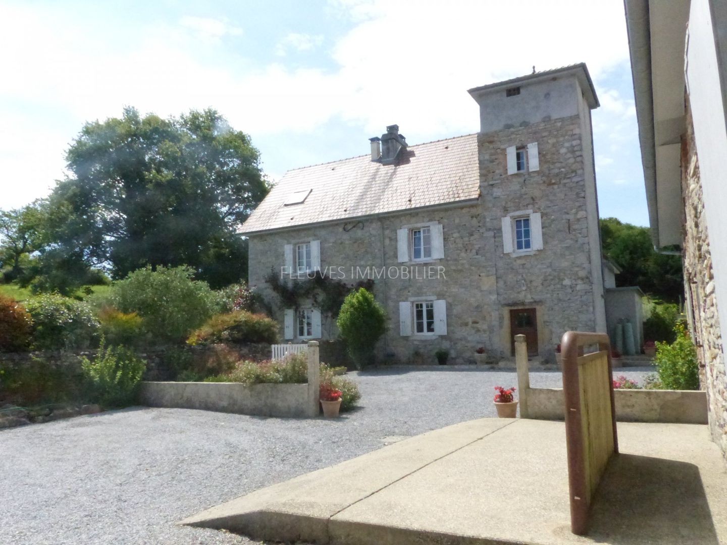 Autre à vendre - 11 pièces - 570m2 - Barraute-Camu (64390)