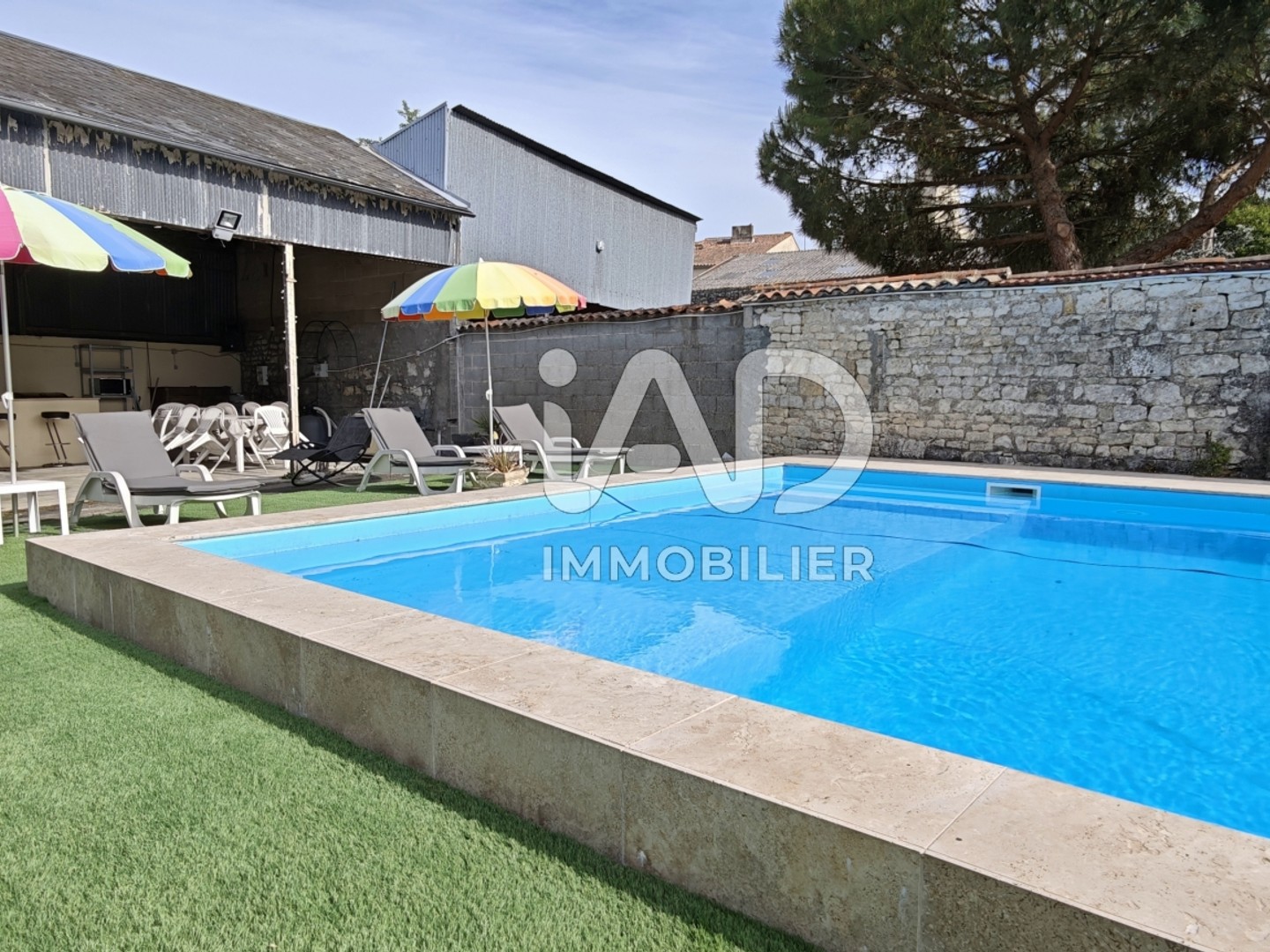 Maison à vendre - 11 pièces - 299m2 - Fontenay-Le-Comte (85200)