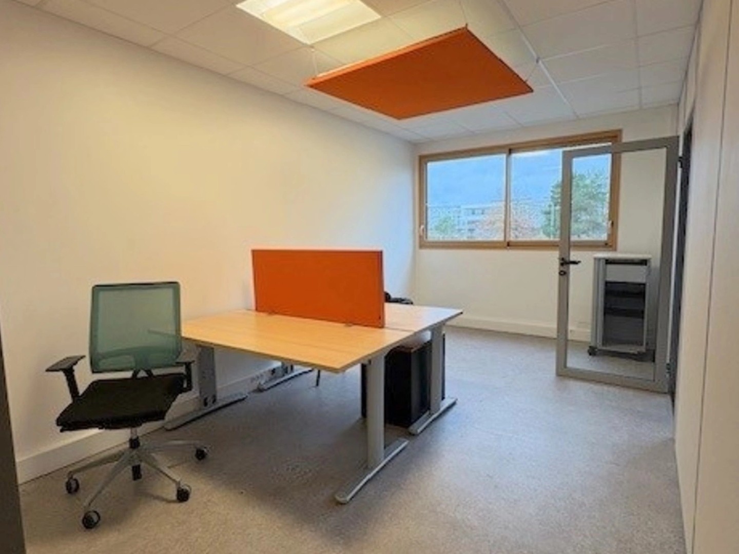 Magasin à vendre - 1 pièce - 15m2 - Saint-Étienne-Du-... (76800)