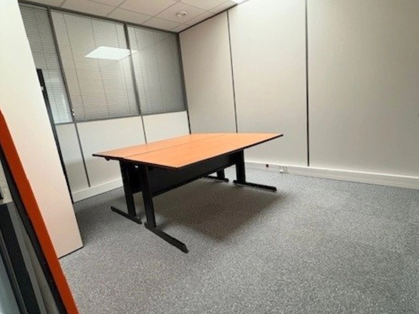 Magasin à vendre - 1 pièce - 15m2 - Saint-Étienne-Du-... (76800)