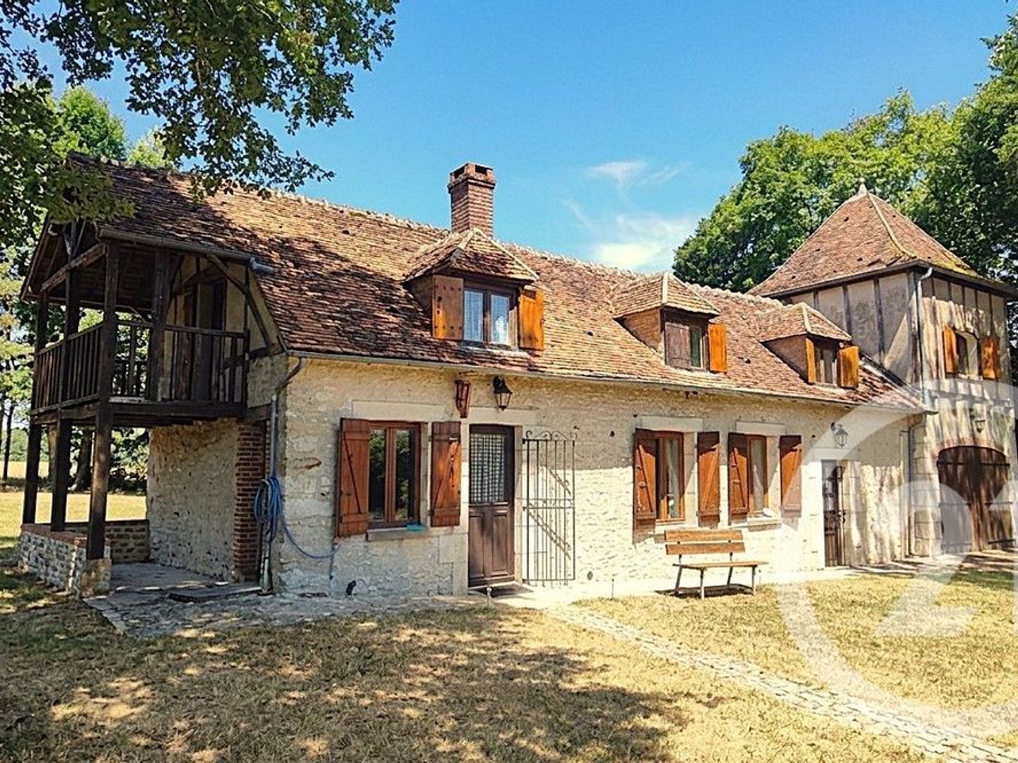 Maison à vendre - 5 pièces - 122m2 - Sainte-Gemme-En-S... (18240)