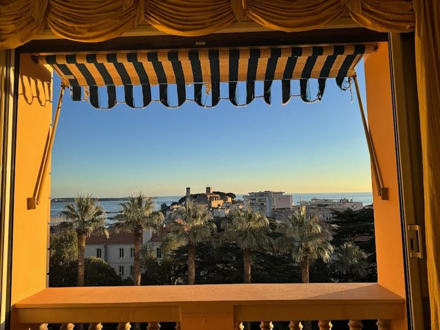 Appartement à vendre - 2 pièces - 61m2 - Cannes (06400)