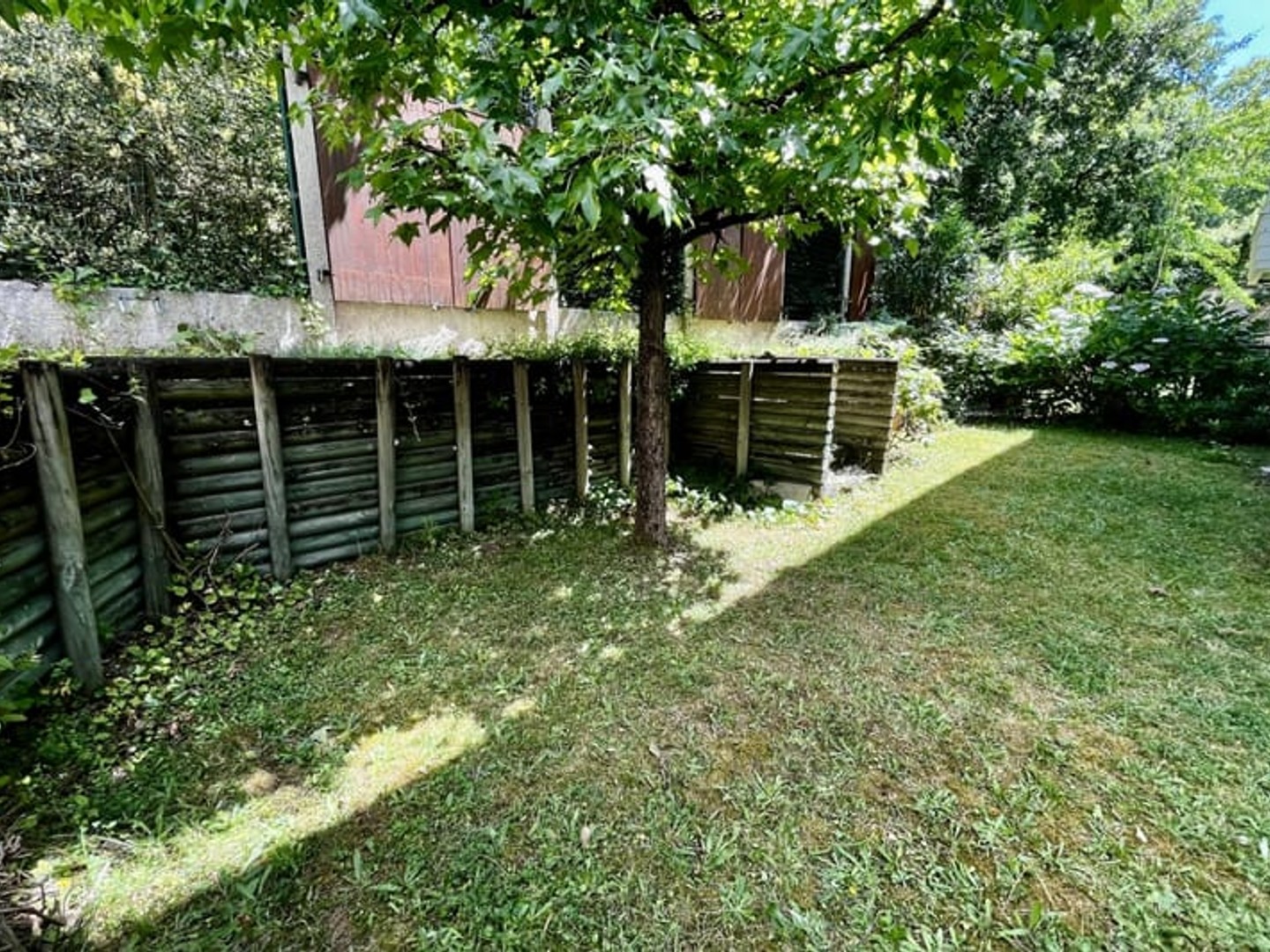 BORDEAUX PARC BORDELAIS : MAGNIFIQUE APPARTEMENT AVEC JARDIN ET GARAGE