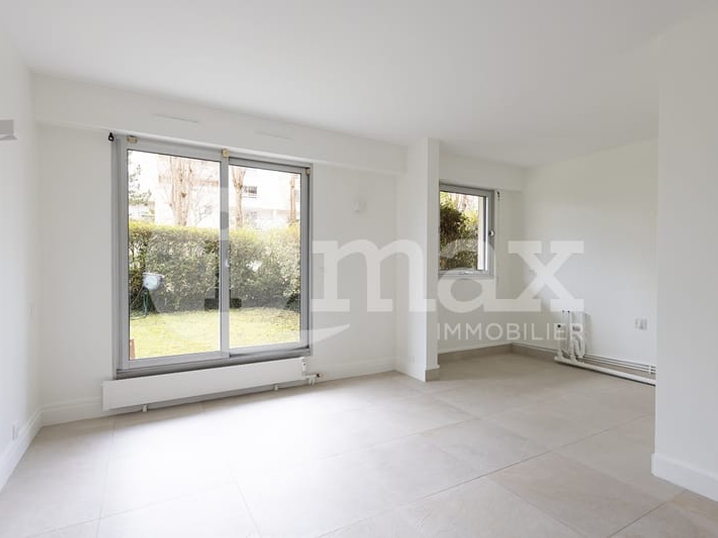 COURBEVOIE BECON - STUDIO 27 m² AVEC JARDIN 35 m² - 270 000 FAI