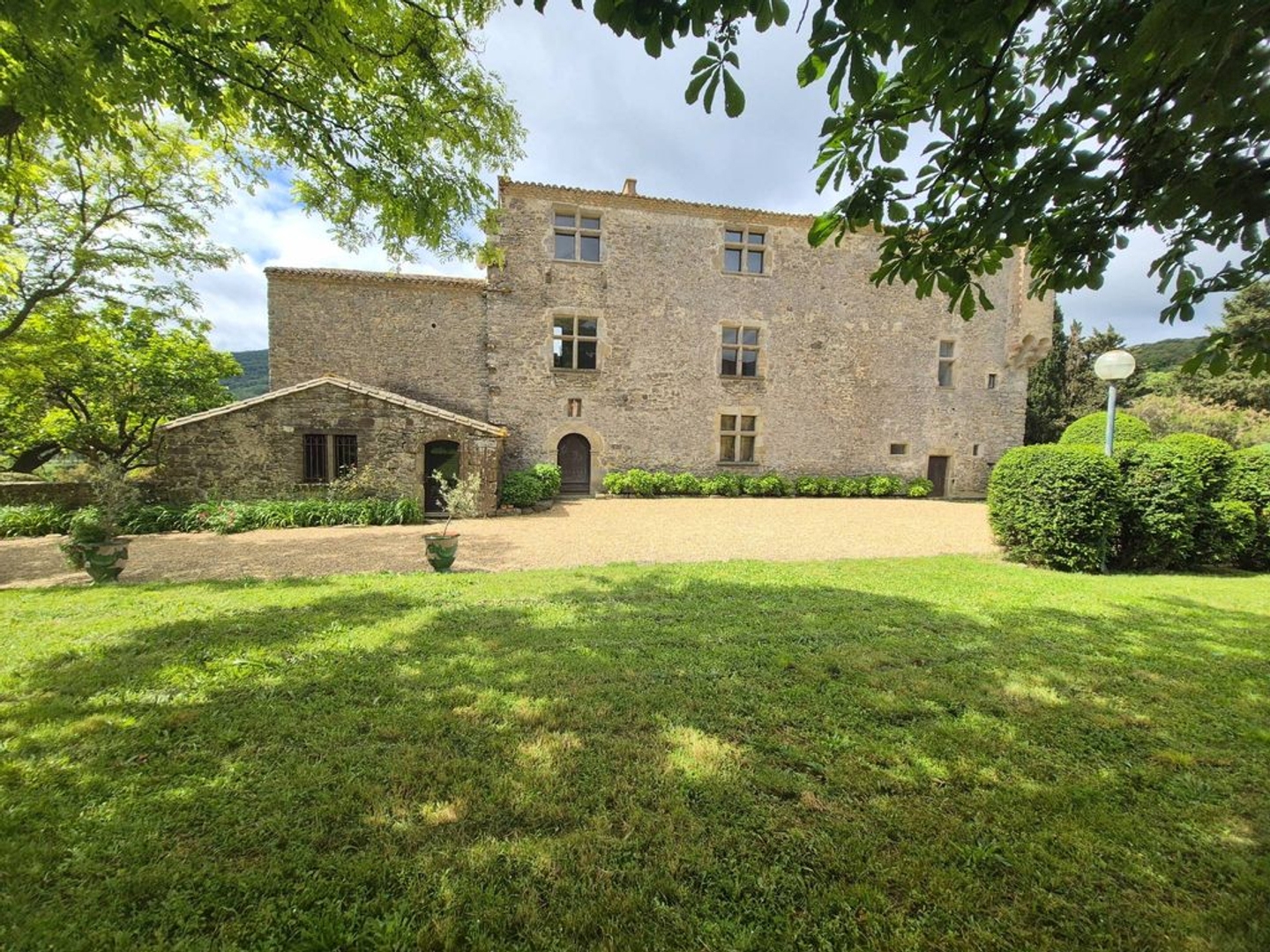 Maison à vendre - 31 pièces - 1200m2 - Corbières (11230)