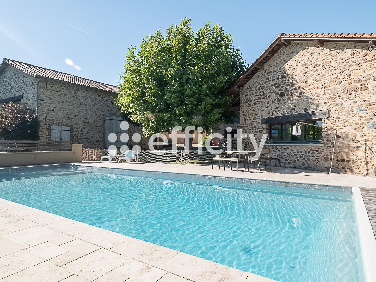 Maison 13 pièces 340 m²