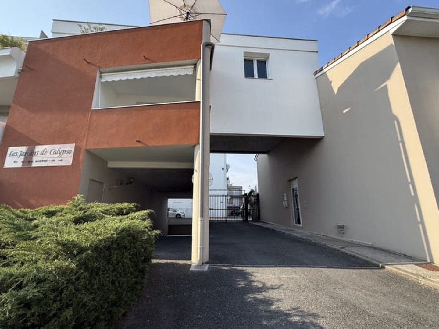 Parking / garage / box à vendre - 50m2 - Bordeaux (33000)