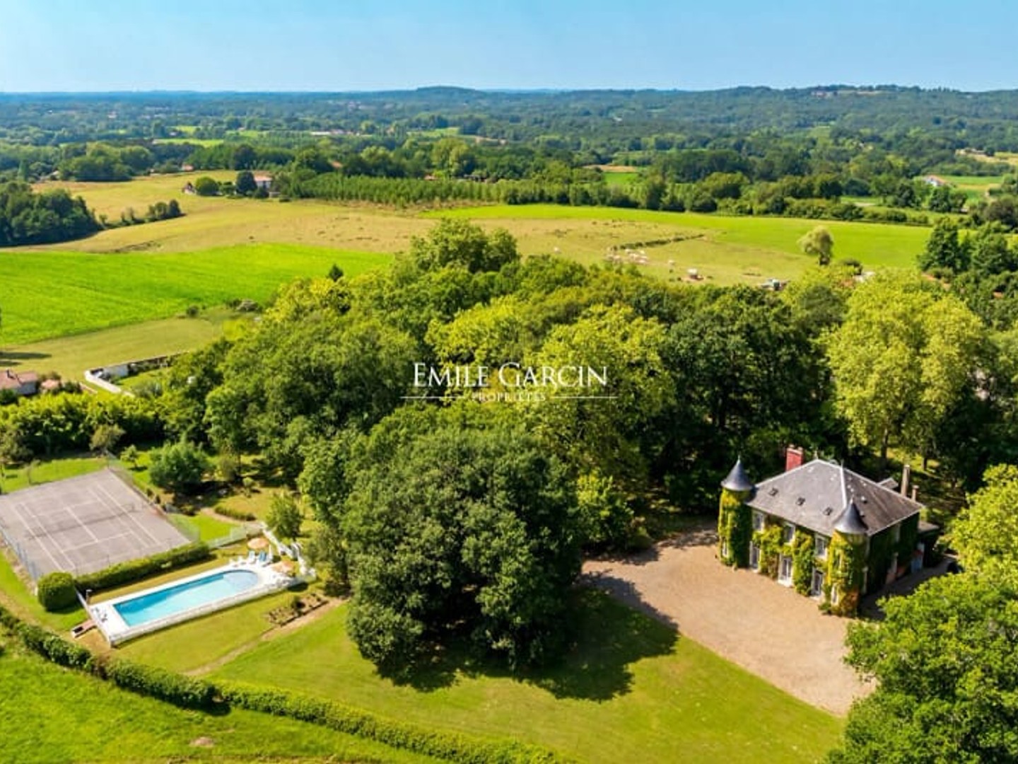 Maison 15 pièces 450 m²