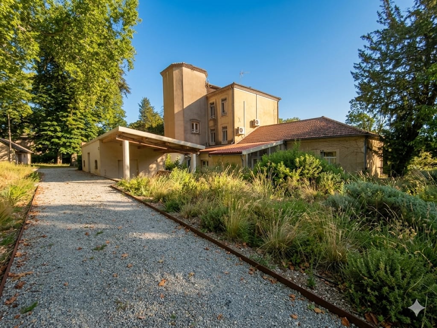 Maison à vendre - 2000m2 - Valence (26000)