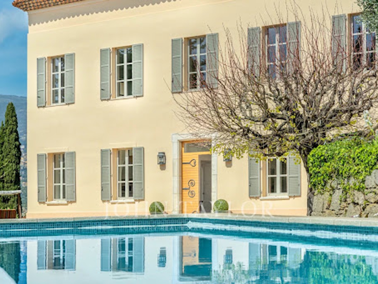 Maison à vendre - 11 pièces - 375m2 - Grasse (06130)