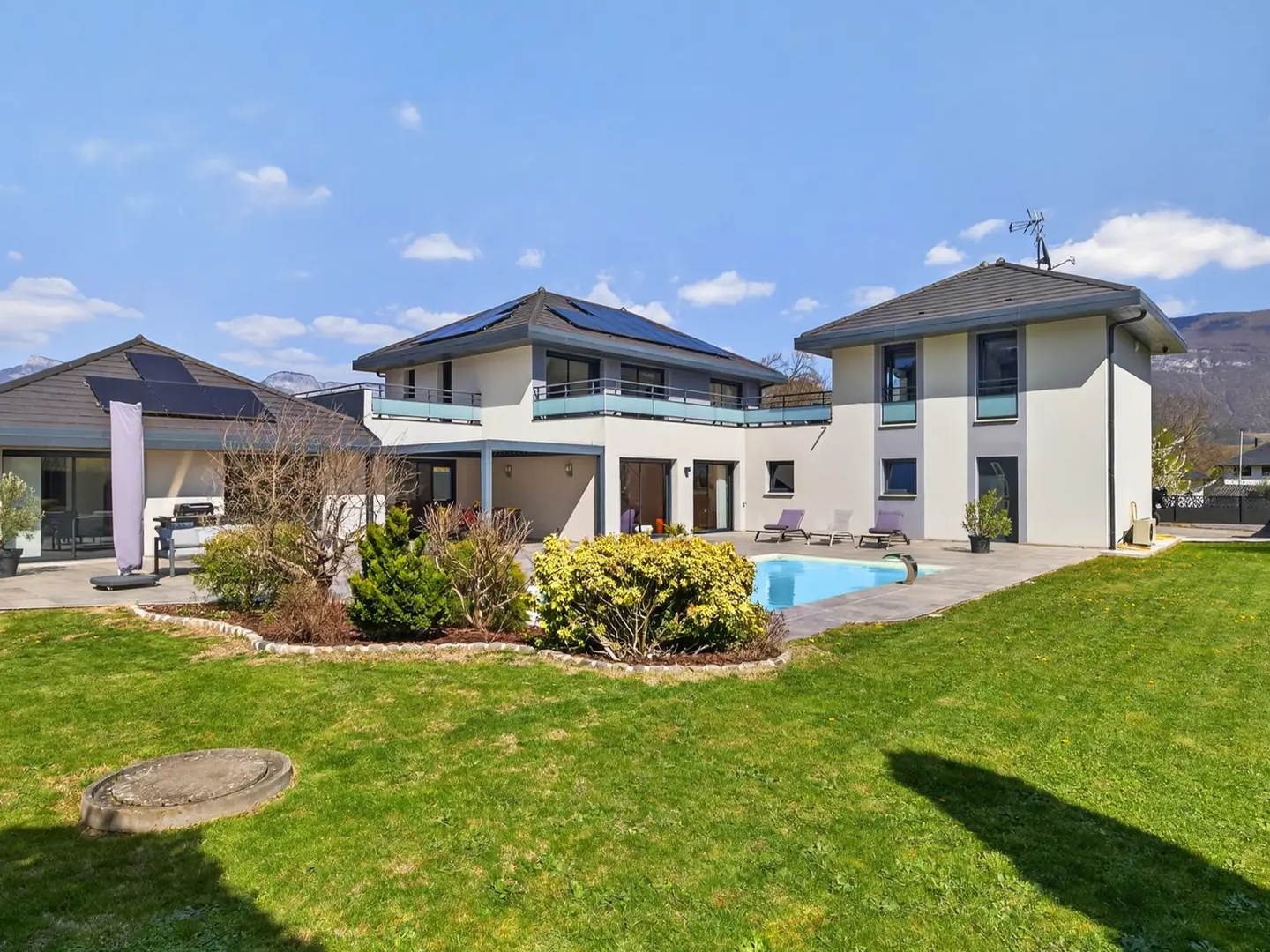 Maison à vendre - 6 pièces - 245m2 - Saint-Baldoph (73190)