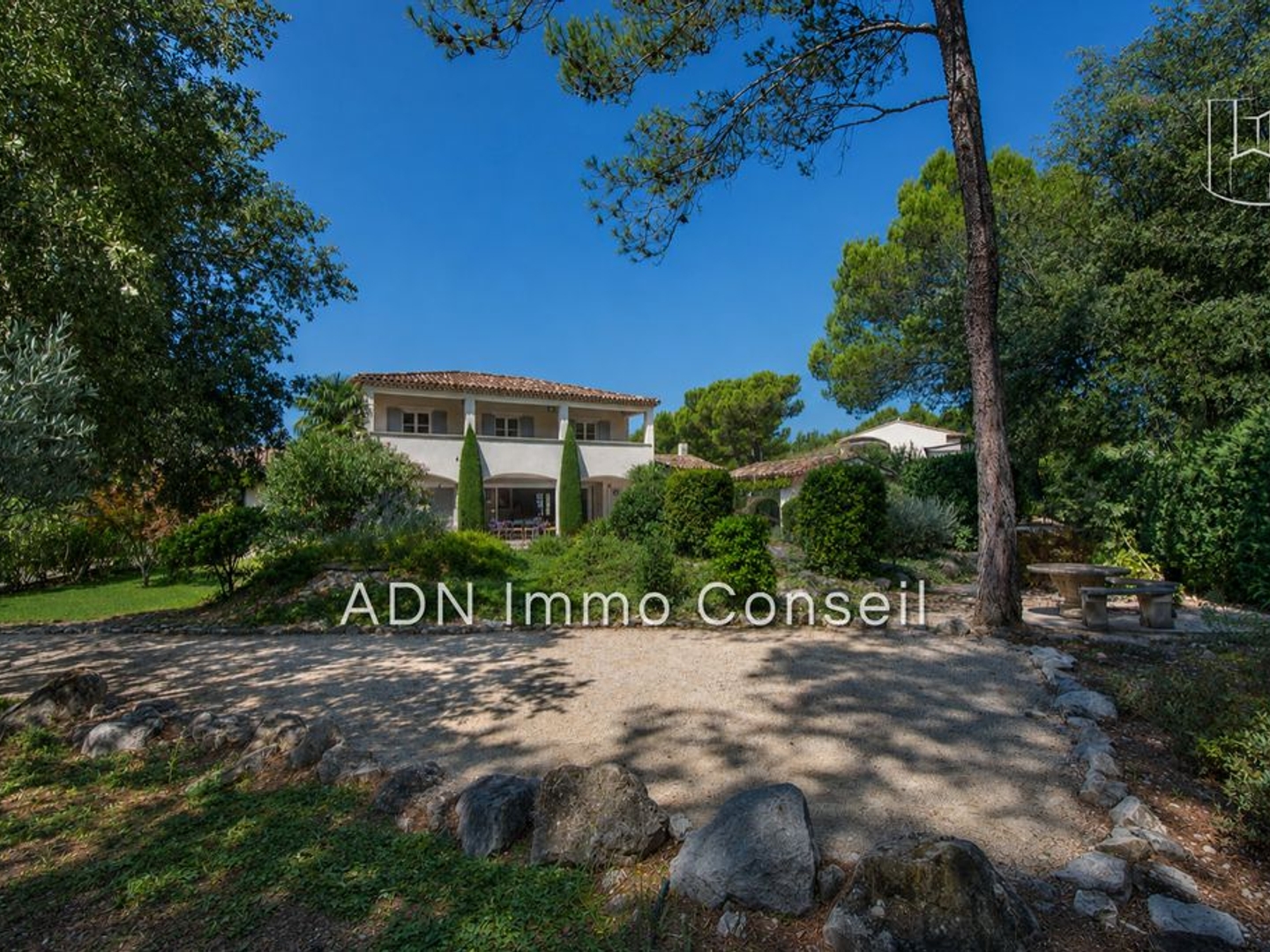 Villa 7 pièces 264 m²