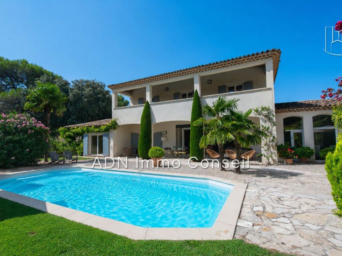 Maison à vendre - 7 pièces - 264m2 - Mallemort (13370)