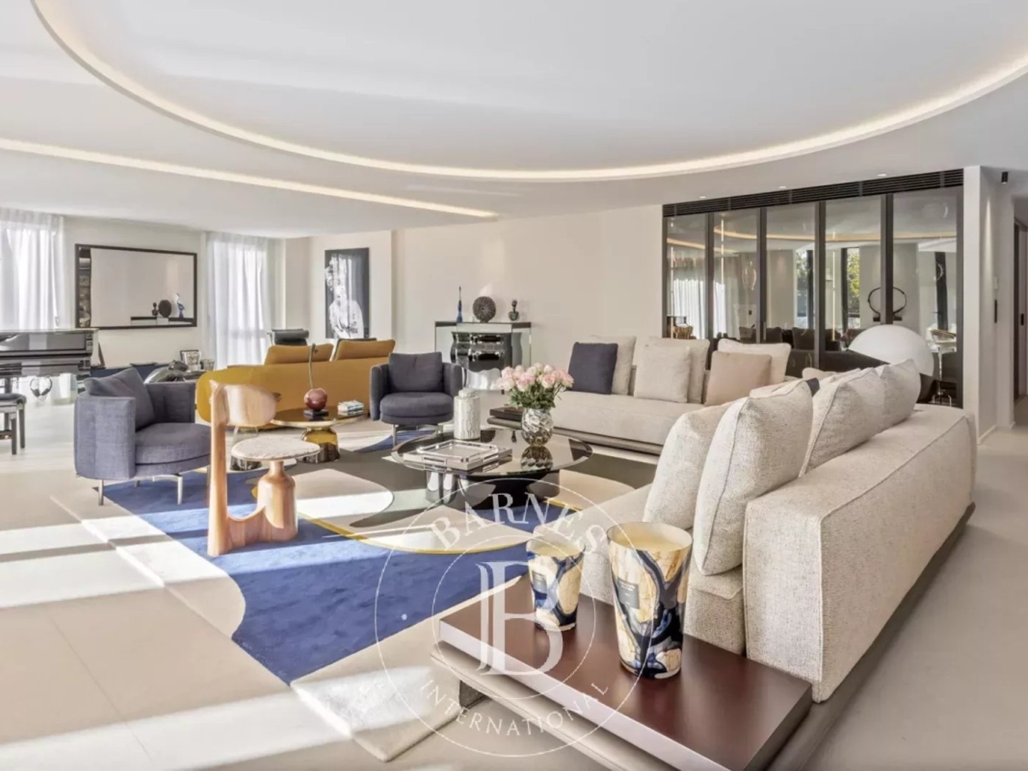 AIX EN PROVENCE CENTRE - LUXUEUX APPARTEMENT 3 CH - TERRASSE ET BALCON - 2 GARAGES - ASCENSEUR