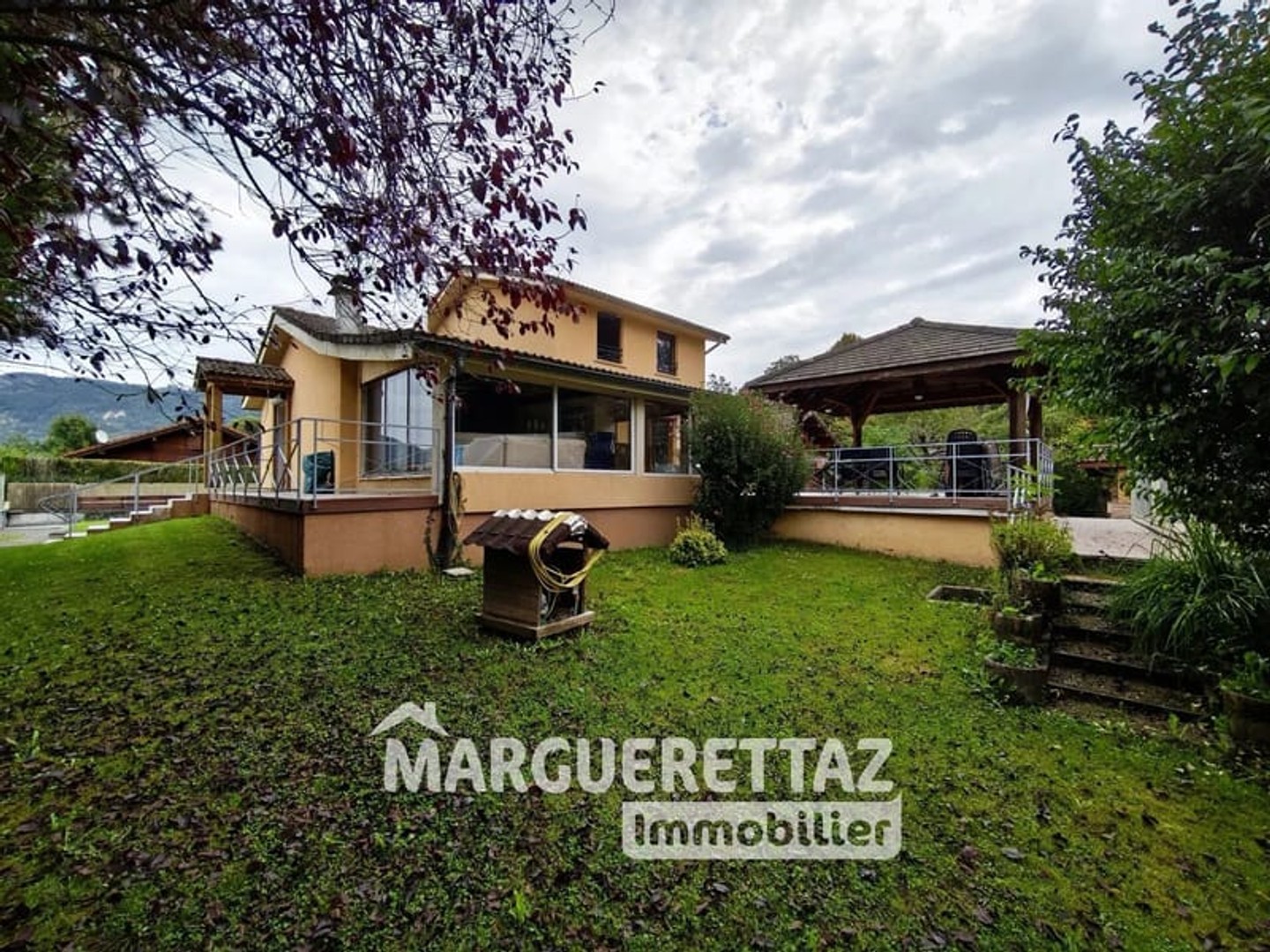 Maison à vendre - 8 pièces - 198m2 - Arenthon (74800)